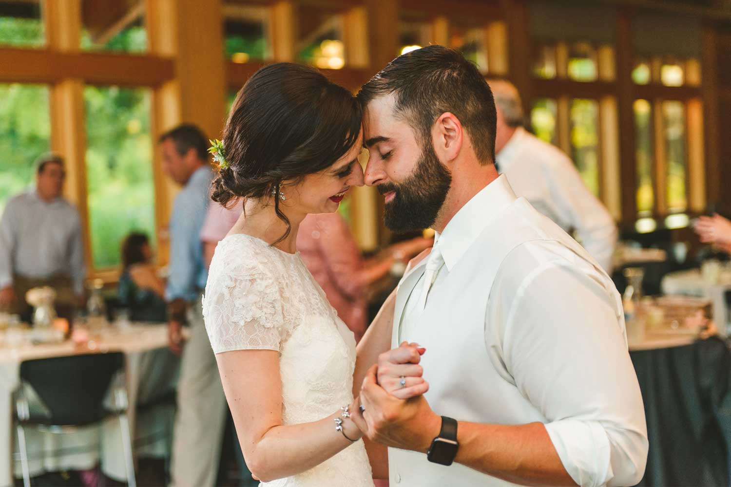 Couple dancing at wedding.